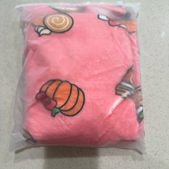 Fall Hello Kitty Throw Blanket - Picture 2 of 2